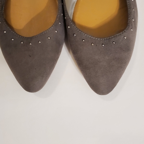 Dolce Vita Gray Faux Suede Pointy Studded Flats 6 - Picture 9 of 11